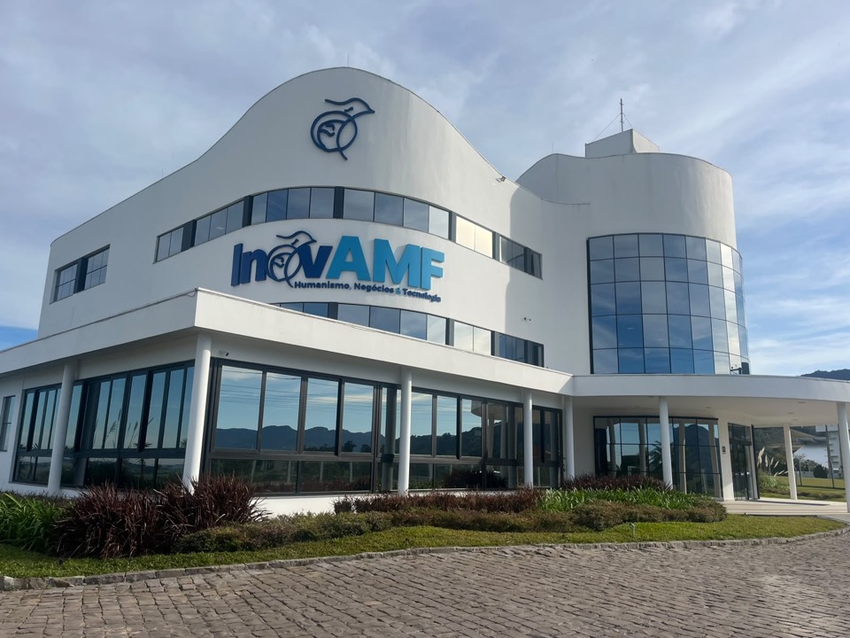 Fachada do InovAMF – Humanismo, Negócios e Tecnologia, Recanto Maestro